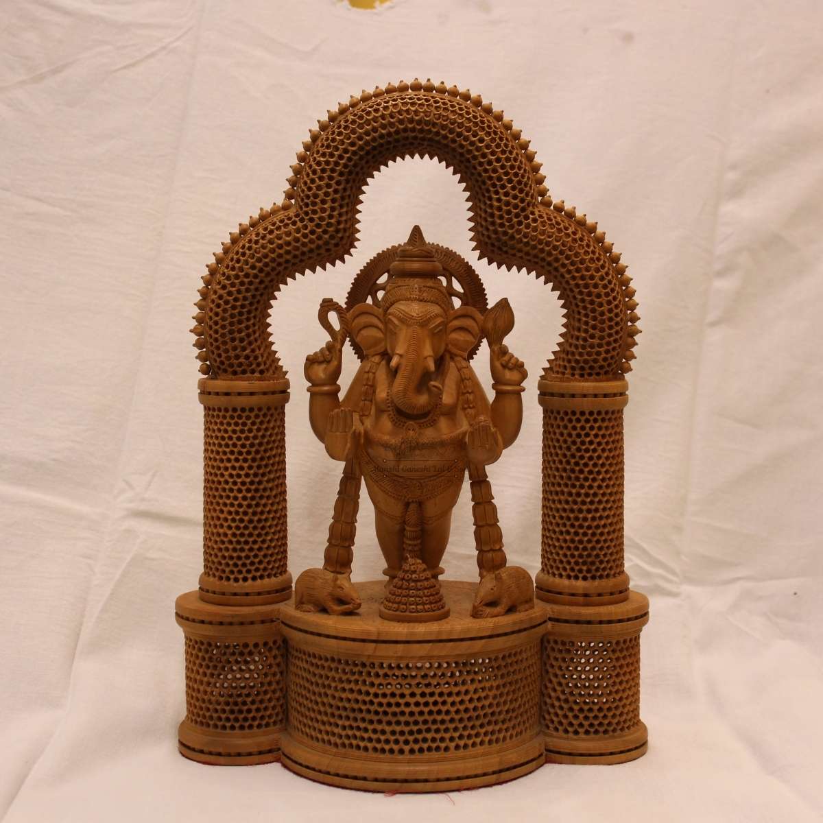 Tree Trunk - Lord Ganesha Wooden Handicraft